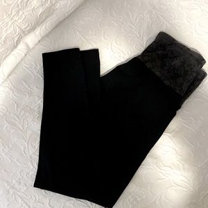 Victoria Sport. Black leggings